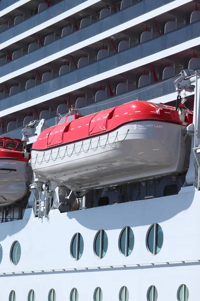 Ijmuiden April 2022 Valiant Lady Cruiseschip Bediend Door Virgin Voyages — Stockfoto