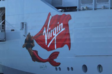 IJmuiden, Hollanda - 22 Nisan 2022: Valiant Lady yolcu gemisi, Virgin Voyages tarafından işletiliyor, gemi yapımcısı Fincantieri. Yayın ayrıntıları
