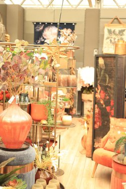 Cruquius, Hollanda - 31 Temmuz 2021: bir ev dekorasyon mağazasında perakende satış mağazası, ev aksesuarları.