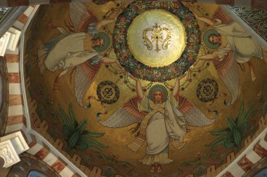 Marsilya, Fransa - 25 Eylül 2019: Marsilya 'daki Notre Dame De La Garde Katedrali. Mozaik tavanın ayrıntıları