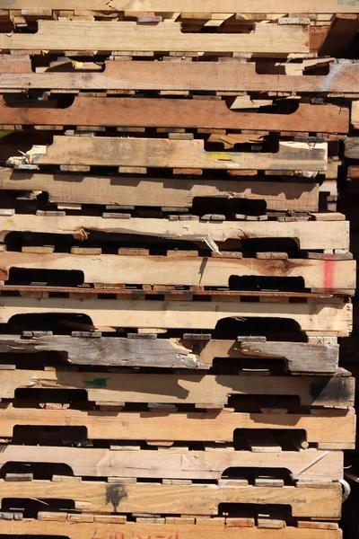 Gestapelte Holzpaletten Einem Palettenlager — Stockfoto