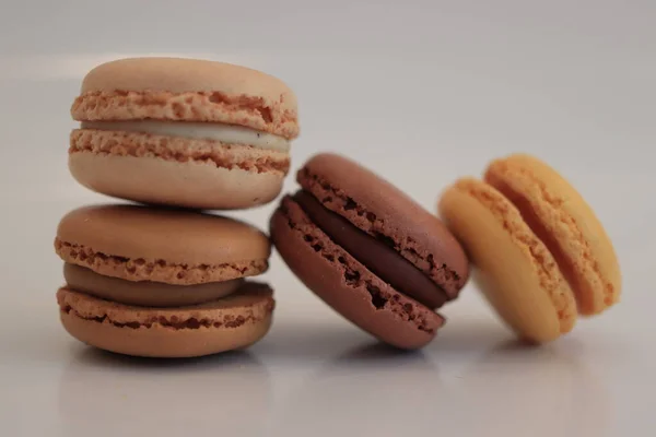 Macarons Dans Différentes Nuances Brun Saveur Chocolat Mocca Café — Photo