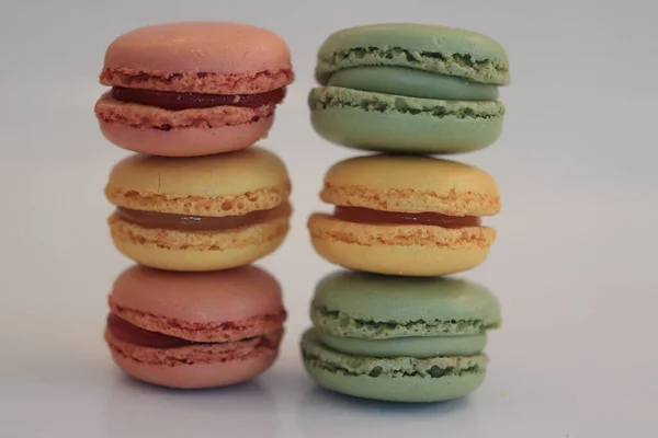 Macarons Yellow Pink Green Mango Strawberry Pistachio Flavor — Fotografia de Stock