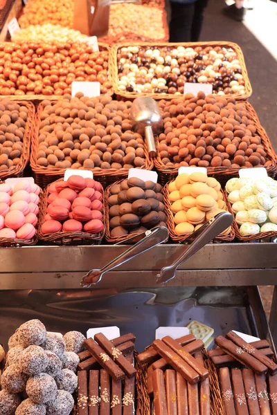 Macarons Chocolates Display Market Barcelona — Stock fotografie