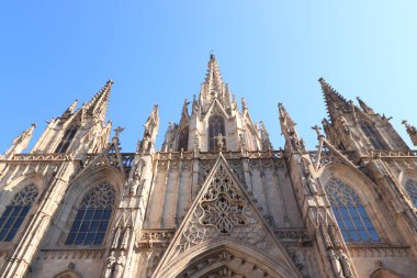 Barselona, İspanya - 29 Eylül 2019: Gotik Katedral Barselona, ana girişin ayrıntıları