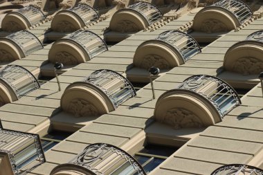 Barselona, İspanya - 29 Eylül 2019: Passeig de Gracia 'daki cepheler, Katalan modernizminin Barselona' daki ana caddesi, Jugendstil 'in İspanyol versiyonu, 1895-1910 yılları arasında