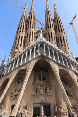Barselona, İspanya - 28 Eylül 2019: Sagrada Familia. Antoni Gaudi tarafından tasarlandı, Mart 1882 'den beri kontrat altında.