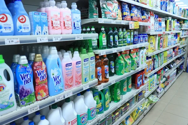 Savona Włochy Września 2019 Różne Środki Prania Zmiękczania Tkanin Supermarkecie — Zdjęcie stockowe
