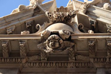 Savona, İtalya - 26 Eylül 2019: Savona Katedrali, Cattedrale di Santa Maria Assunta, Savona 'nın tarihi merkezinde Roma Kattolik Kilisesi, 1584-1605 yılları arasında inşa edildi. Ön cephenin ayrıntıları.