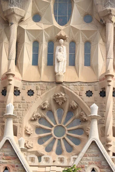 2019年9月28日 西班牙巴塞罗那 Sagrada Familia 由Antoni Gaudi设计 1882年3月起根据合同设计 外部的细节 — 图库照片