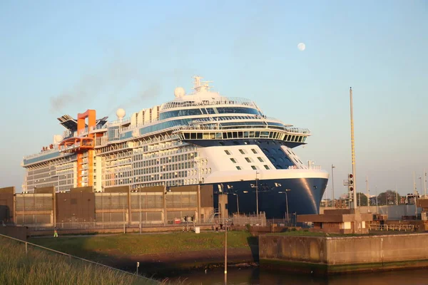 Ijmuiden Nederländerna Maj 2022 Celebrity Apex Drivs Celebrity Cruises Sjöslussen — Stockfoto