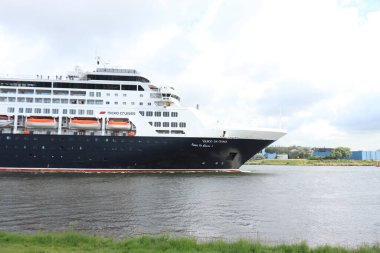 IJmuiden, Hollanda - 25 Mayıs 2022: Vasco da Gama Cruise Gemisi, Nicko Cruises tarafından işletiliyor. Eski HAL Statendam. Yayın ayrıntıları