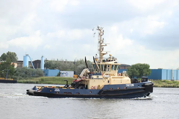 オランダ イムイデン2022年5月25日北海運河のタグボートトリトン — ストック写真