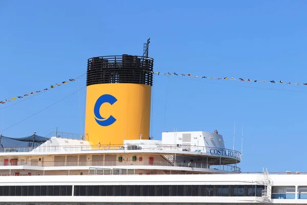 2022年6月12日 荷兰伊梅登 Costa Fortuna 为Costa Crociere所拥有 停泊在Felison Cruise终点站Ijmuiden 漏斗及公司标志详情 — 图库照片