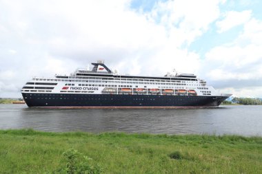 IJmuiden, Hollanda - 25 Mayıs 2022: Vasco da Gama Cruise Ship, sahibi Mystic Invest, Nicko Cruises. Eski HAL Statendam.