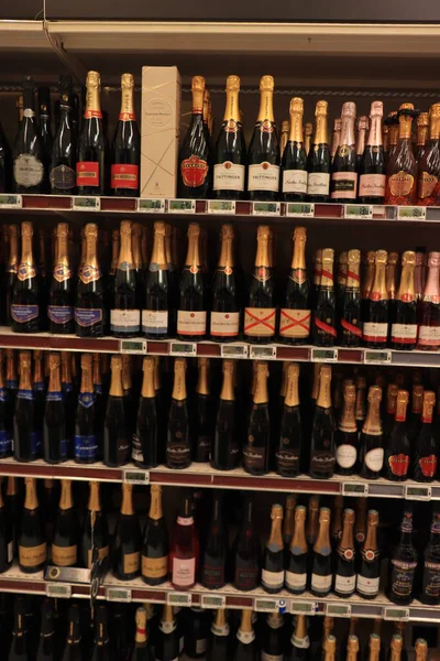 Moulins Francie Září 2021 Různé Značky Šampaňského Carrefour Velký Francouzský — Stock fotografie