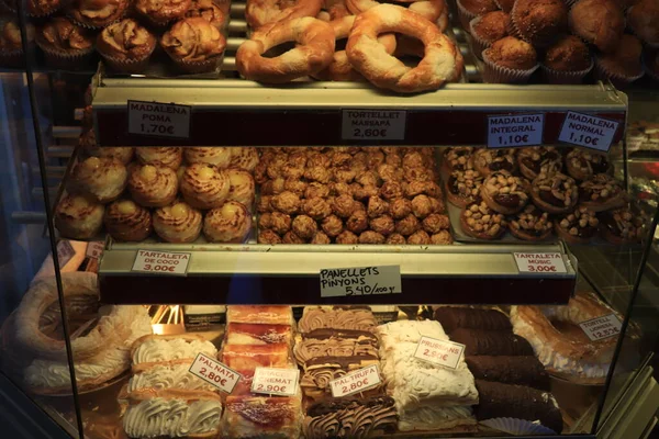 Barcelona Espanha Setembro 2019 Vários Tipos Bolos Biscoitos Vitrine Confeitaria — Fotografia de Stock