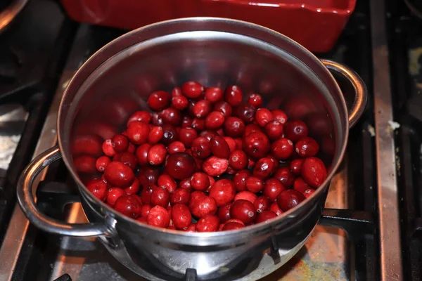 Preparing Homemade Cranberry Sauce Thanksgiving Christmas — Stock Photo, Image