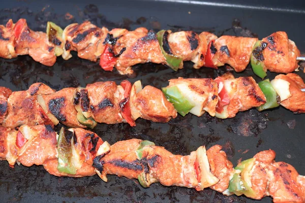 Vari Tipi Carne Sui Perni Sulla Griglia — Foto Stock