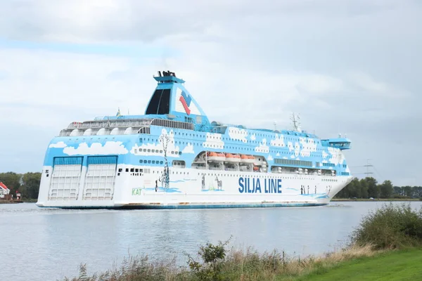 荷兰维尔森 2022年9月25日 Silja Line Galaxy North Sea Canal Amsterdam 这艘船将用于临时收容寻求庇护者和难民 — 图库照片