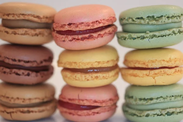 Macarons Different Colors Flavors Stacks — Stockfoto