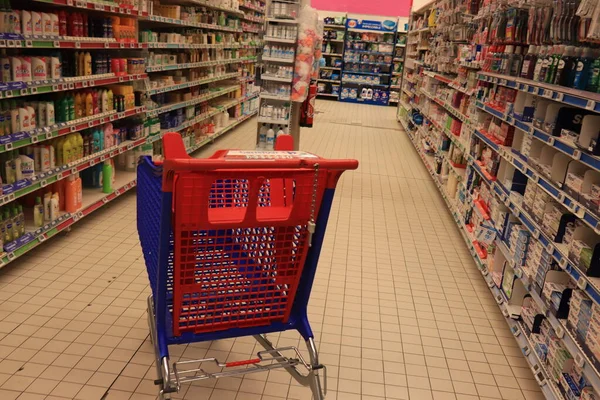 Moulins Francia Septiembre 2022 Carro Compras Supermercado Carrefour Carrefour Una —  Fotos de Stock