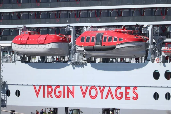 Ijmuiden Netherlands April 20Th 2022 Valiant Lady Cruise Ship Operated — стоковое фото