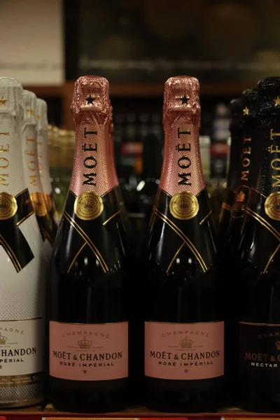 네덜란드 2022 도매상의 Moet Chandon — 스톡 사진