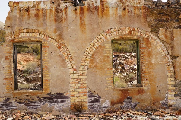 Zona minera, fachada con ventanas — Foto de Stock