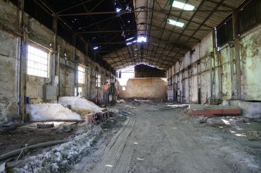 ıssız boş ambar