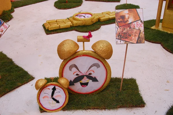 Fallas - l'orologio colorato figure divertenti — Foto Stock