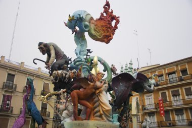 Las fallas, renkli komik rakamlar