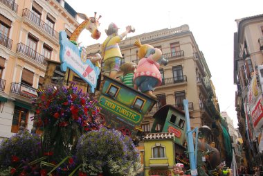 Las fallas, renkli komik rakamlar