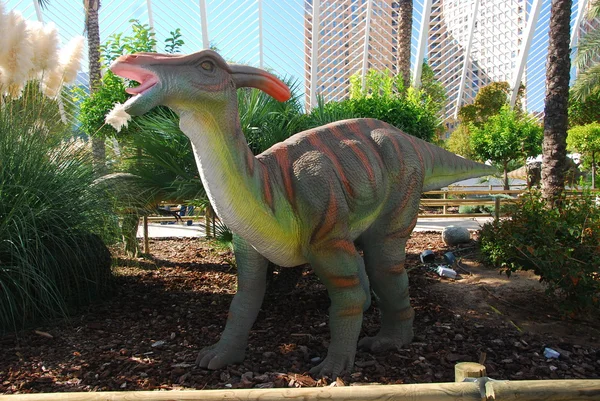 Dinossauro mecânico em L 'Umbracle — Fotografia de Stock
