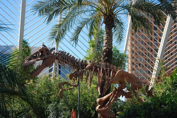 Dinosaure mécanique à L'Umbracle Images De Stock Libres De Droits