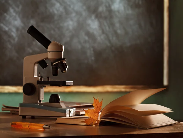 School Microscoop in klas — Stockfoto