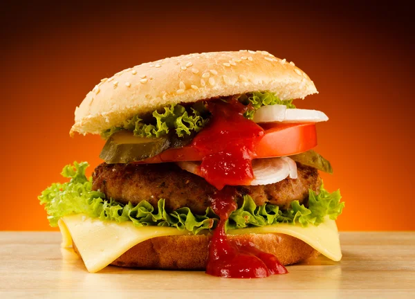 Grote hamburger — Stockfoto