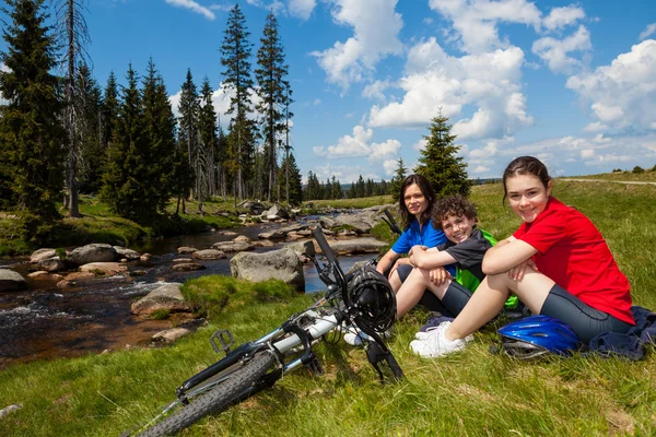 Cyklister som vilar — Stockfoto