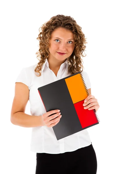 Mujer sujetando bloc de notas aislado sobre fondo blanco — Foto de Stock