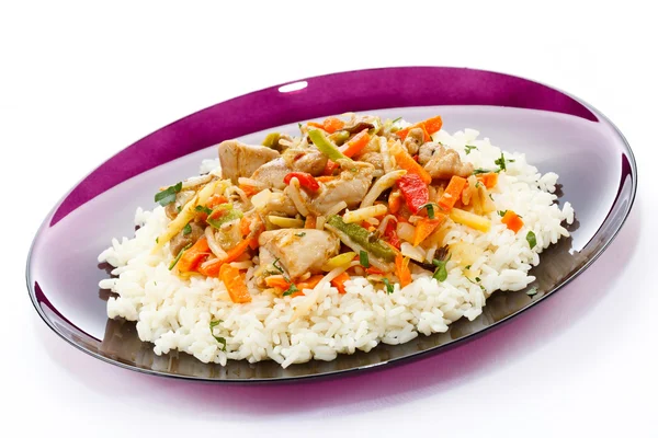 Asya gıda - tavuk pilav ve sebze ile — Stok fotoğraf