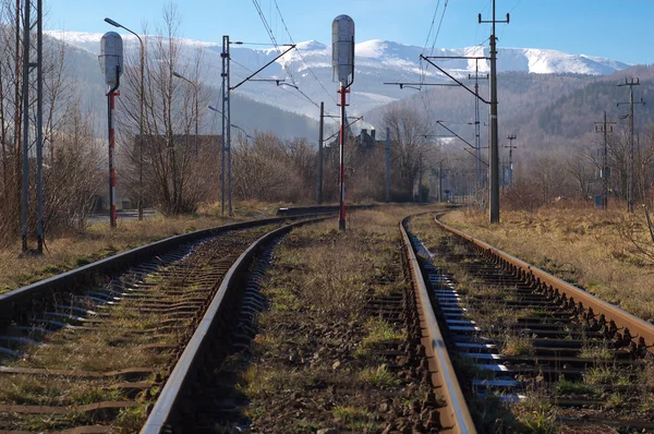 Старые железнодорожные пути — стоковое фото