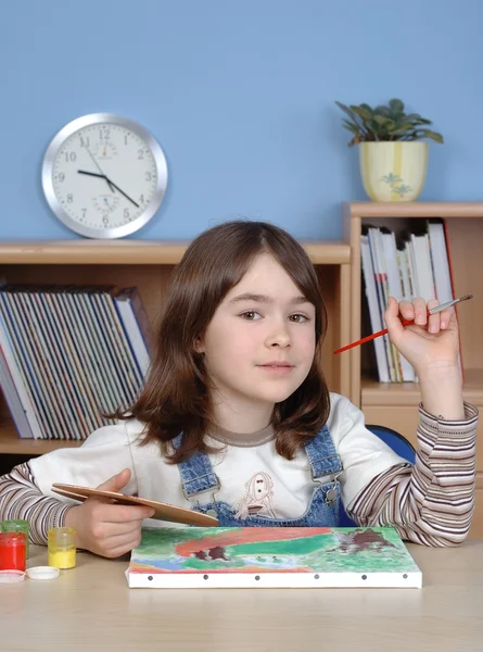 Chica haciendo la tarea —  Fotos de Stock