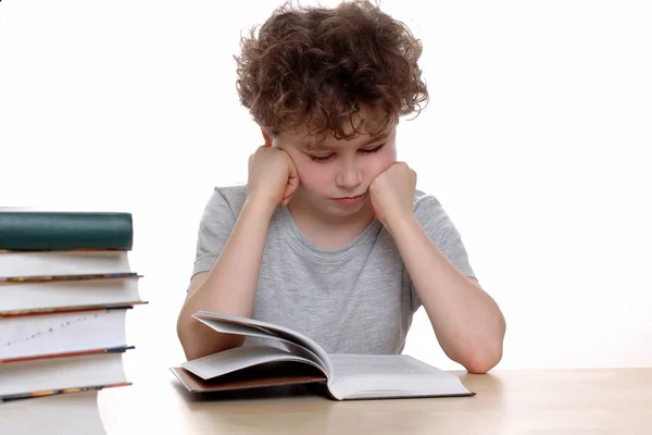 Jongen doet huiswerk — Stockfoto