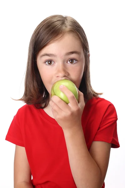 Mädchen isst Apfel — Stockfoto