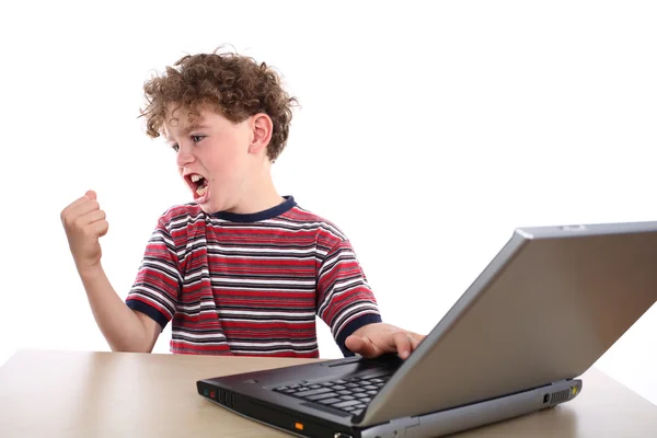 Dizüstü bilgisayar ile çocuk — Stok fotoğraf