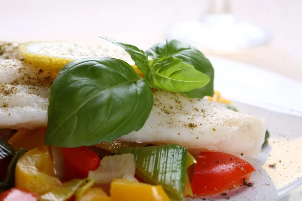 Pescado y verduras hervidos —  Fotos de Stock