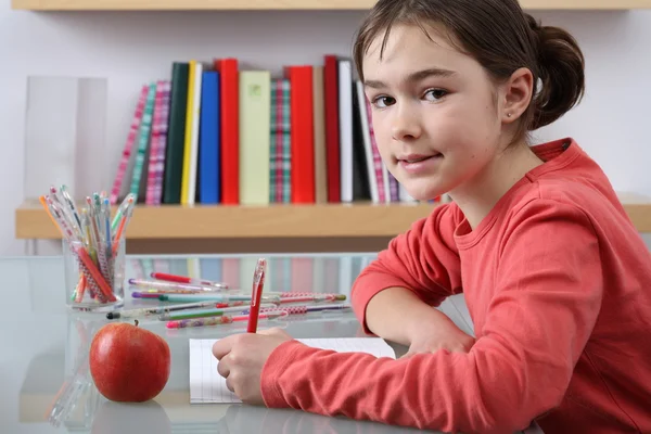 Meisje leren — Stockfoto