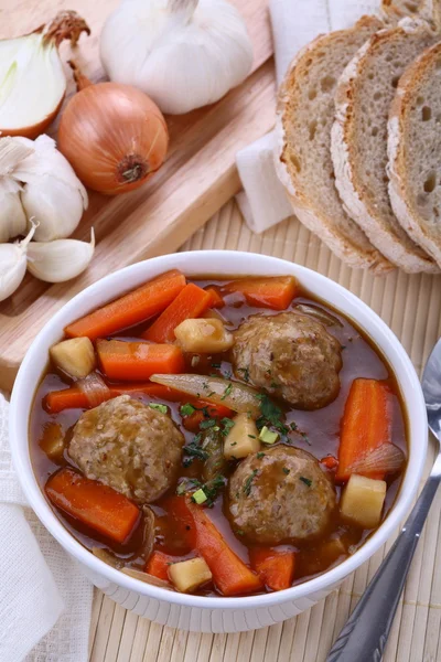 Zuppa di verdure con carne bollita — Foto Stock