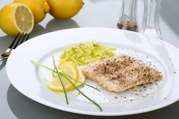 Plato de pescado —  Fotos de Stock