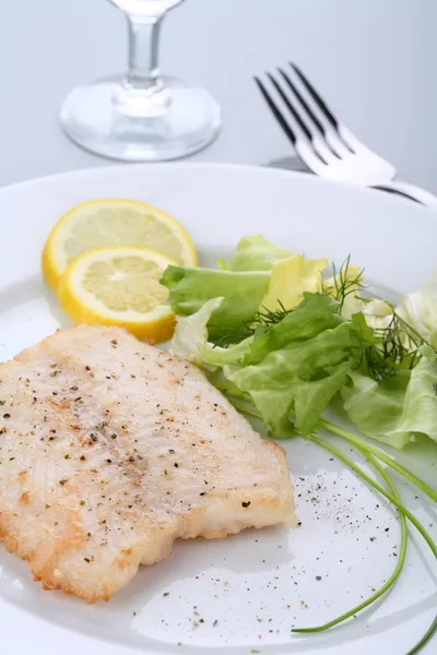 Plato de pescado —  Fotos de Stock